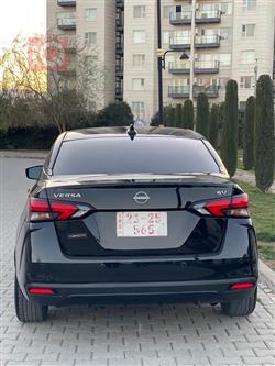 نيسان فيرسا